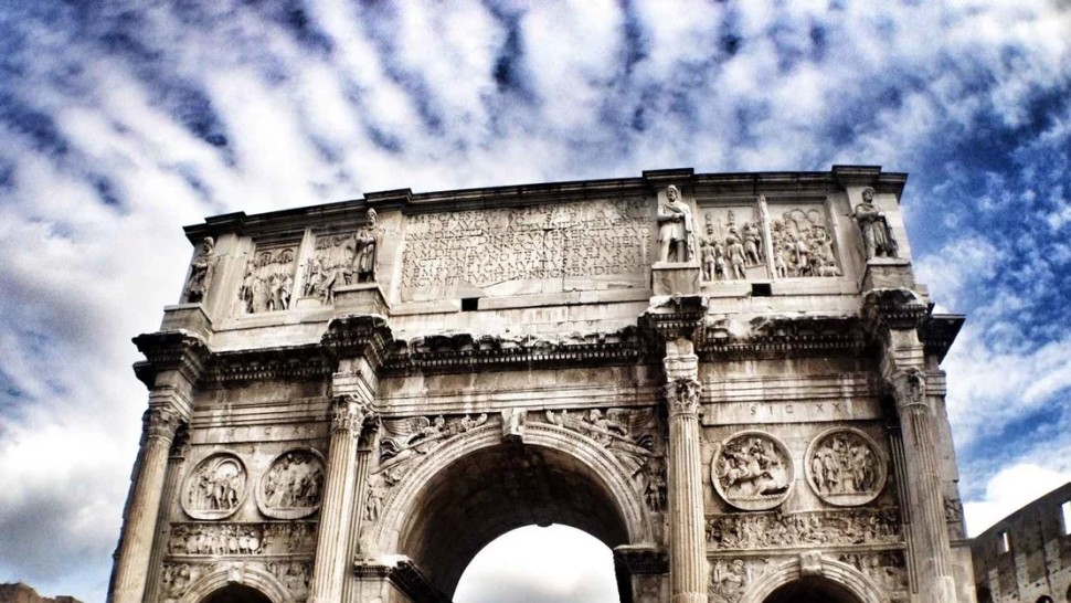 Furtună extremă la Roma. Arcul de triumf al lui Constantin a fost lovit de fulger și deteriorat serios