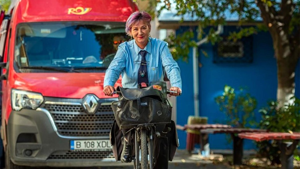 Poștașii transformați în recuperatori de către ANAF Nu numai aduc bani îi și iau