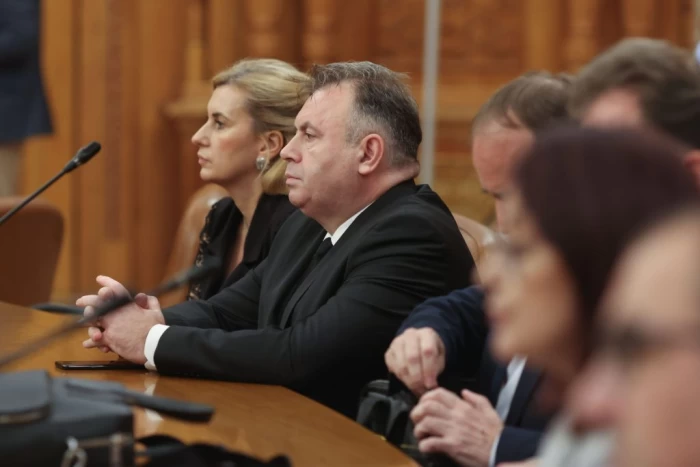 Deputatul Nelu Tătaru participă la ședința comisiei Juridice din Camera Deputaților în care se votează ridicarea imunității sale parlamentare, în București, 14 octombrie 2024. Inquam Photos / George Călin