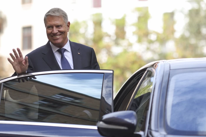Reacția inedită a lui Klaus Iohannis salută