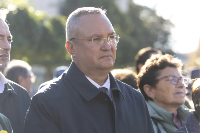 Cine nu pupă moaște nu pupă nici voturi! Un altfel de pelerinaj, cu iz de campanie și nu de tămâie