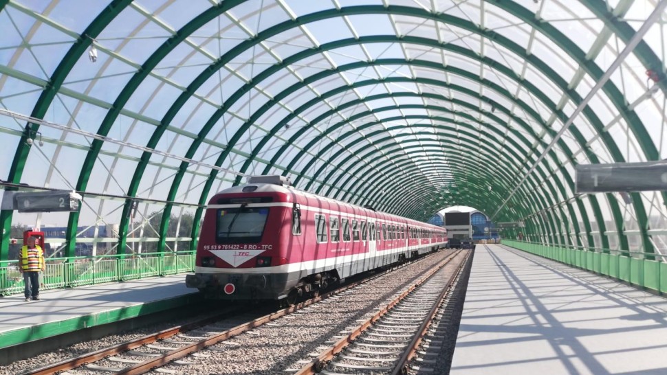 Circulația trenurilor între Gara de Nord și Aeroportul Otopeni întreruptă patru zile. STB introduce linia expres 780