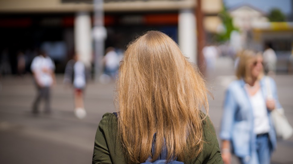 Peste 50 dintre tinerii români vor să plece din România. Cele mai mari nemulțumiri nesiguranța economică și calitatea educației