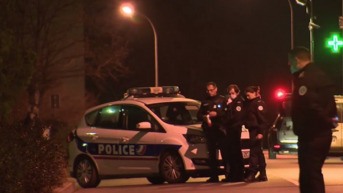 Crimă șocantă lângă Paris Un român a fost găsit mort într-un hotel cu răni de o violență rar întâlnită