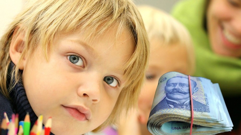 Sprijin financiar de 5.000 de lei pentru elevi. Cum vor putea fi folosiți banii în programul Smile-2