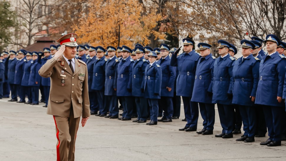 Risc de securitate. Șeful armatei avertisment pentru români Pacea nu mai e o certitudine