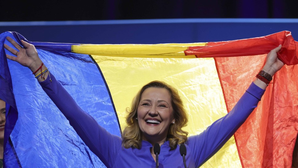 Elena Lasconi Din respect pentru votul românilor eu voi discuta și voi sta la masa cu toate partidele. Candidata USR vrea guvern de centru-dreapta