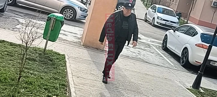 EXCLUSIV Ultimele imagini cu Gabriel Cotabiță în viață! Se mișca greu și era ajutat de șofer FOTO și VIDEO