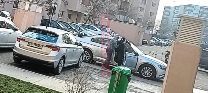 EXCLUSIV Ultimele imagini cu Gabriel Cotabiță în viață! Se mișca greu și era ajutat de șofer FOTO și VIDEO