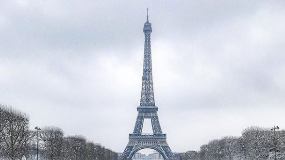 Europa sub zăpadă. Probleme majore în trafic în Germania şi Franţa. Turnul Eiffel a fost închis