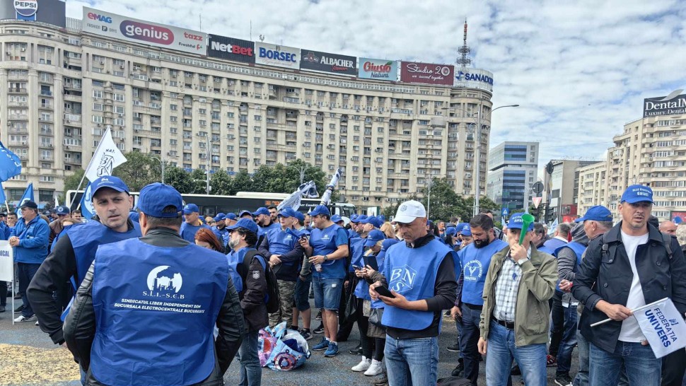 Protest în Capitală față de Legea Pensiilor. Sunt reclamate discriminări inechităţi şi diferenţe majore la cuantumul pensiei
