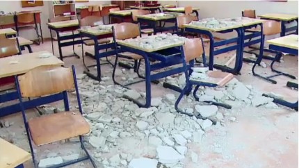 Tavanul clasei s-a prăbușit peste doi elevi din Târgu Mureș. În ce stare sunt copiii