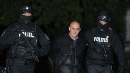 Șeful mercenarilor români a fost reținut. UPDATE Horațiu Potra a recunoscut că mergea la secțiile din votare din București. GALERIE FOTO și VIDEO
