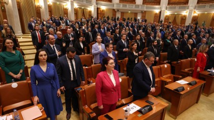 Statutul deputaților și senatorilor modificat. Au fost înăsprite sancțiunile pentru abaterile disciplinare