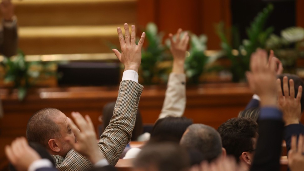 Parlamentul și-a ales noua conducere. Cum și-au împărțit partidele funcțiile