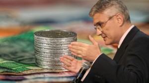 Daniel Dăianu avertisment dur pentru români.Nu cred că există inconștienți care să procedeze la o rectificare ce trimite România în junk