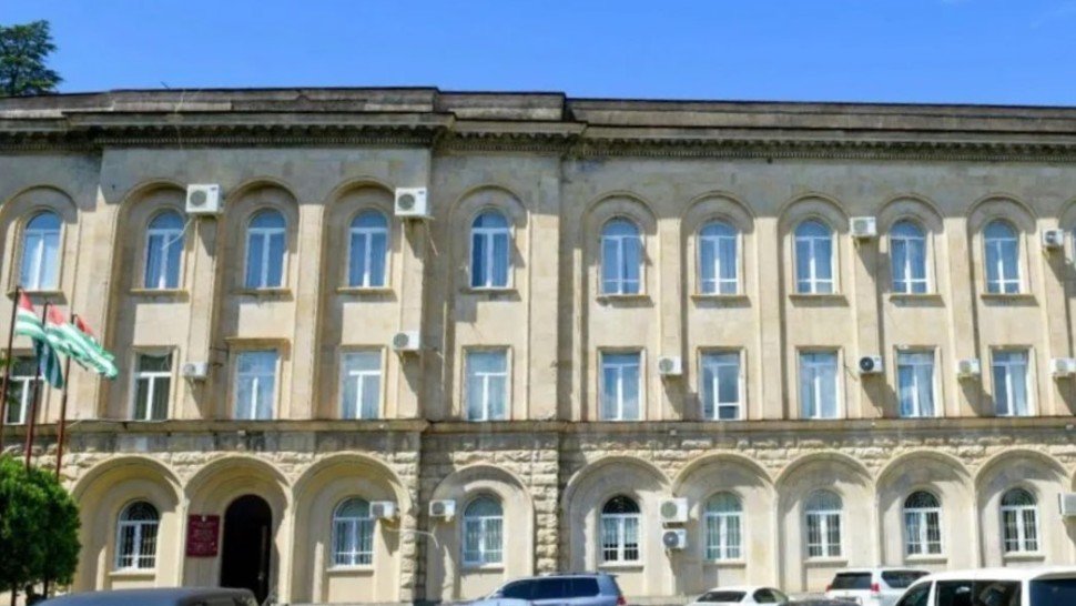 Deputat ucis în timpul unui schimb de focuri chiar în Parlamentul din Abhazia regiunea separatistă prorusă a Georgiei