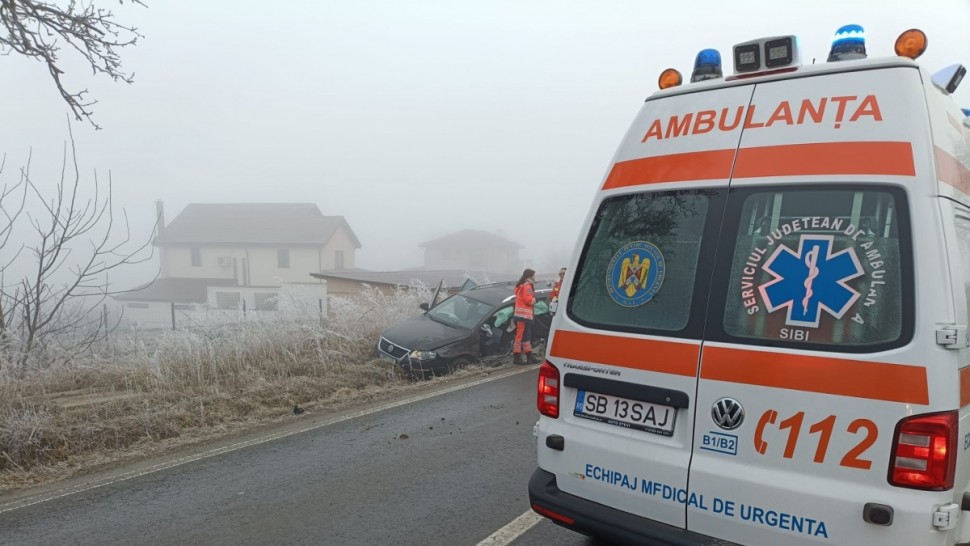 Grav accident rutier în Prahova. Un mort și mai mulți răniți în urma unui carambol între trei autovehicule