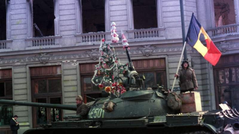 1989 primul Crăciun liber după 45 de ani de dictatură. Românii s-au uitat la televizor la execuția soților Ceaușescu