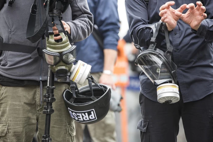 Jurnaliști în zone de conflictFoto: dissentmagazine.org