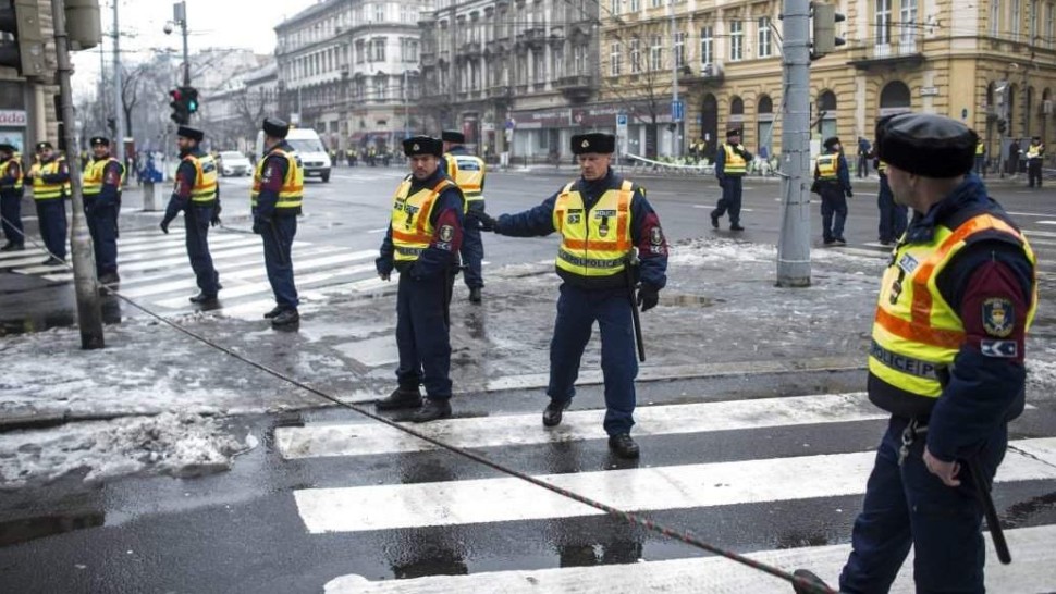Alertă la Budapesta 121 de amenințări cu bombă zeci de școli evacuate