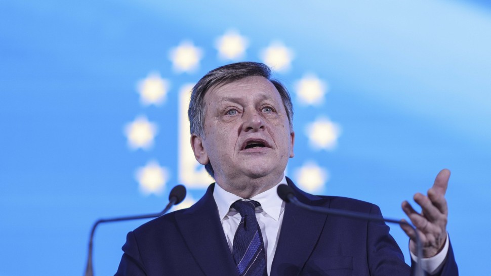 Trump își respectă angajamentul față de România. Primele declarații ale lui Crin Antonescu după disputa dintre președinții Statelor Unite și Ucrainei