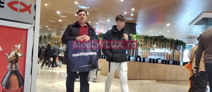 Alexandru Rafila, cumpărături de lux în mall alături de fiul său