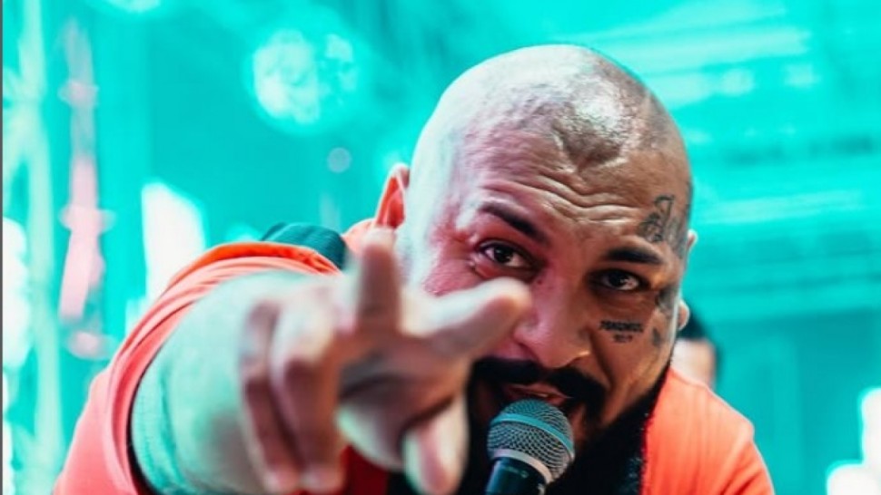 Manelistul Dani Mocanu s-a angajat în Italia. Lucrează la un bar