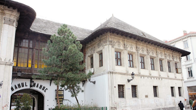 Cum a scăpat de demolare Hanul lui Manuc clădire emblematică a vechiului București