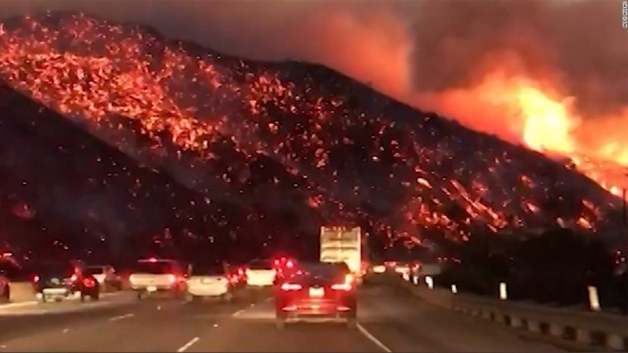 Noi incendii de vegetație în California. Autoritățile au început evacuarea populației din zonele afectate de foc