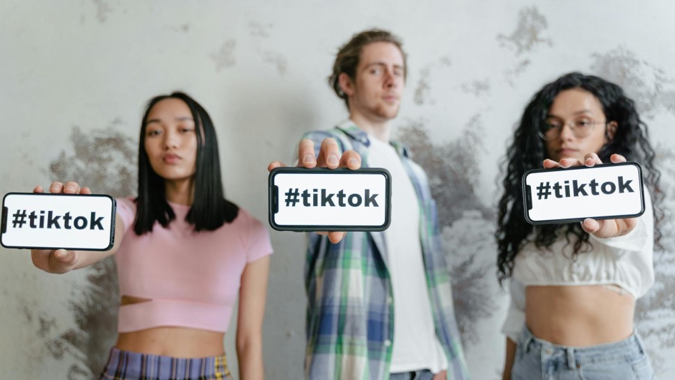 71 dintre copii accesează zilnic TikTok. Campanie privind comportamentele agresive sau periculoase în online