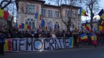 Proteste AUR în fața prefecturilor din țară Manifestanții scandează și flutură steaguri VIDEO