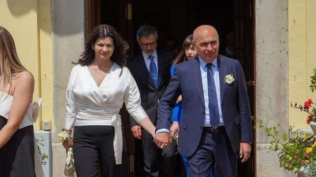 Lucruri mai puțin știute din viața lui Ilie Bolojan. Cu ce se ocupă fetele sale