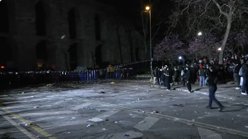Haos în Turcia Proteste cu 300.000 de oameni față de Erdogan și arestarea primarului din Istanbul. Sute de persoane arestate