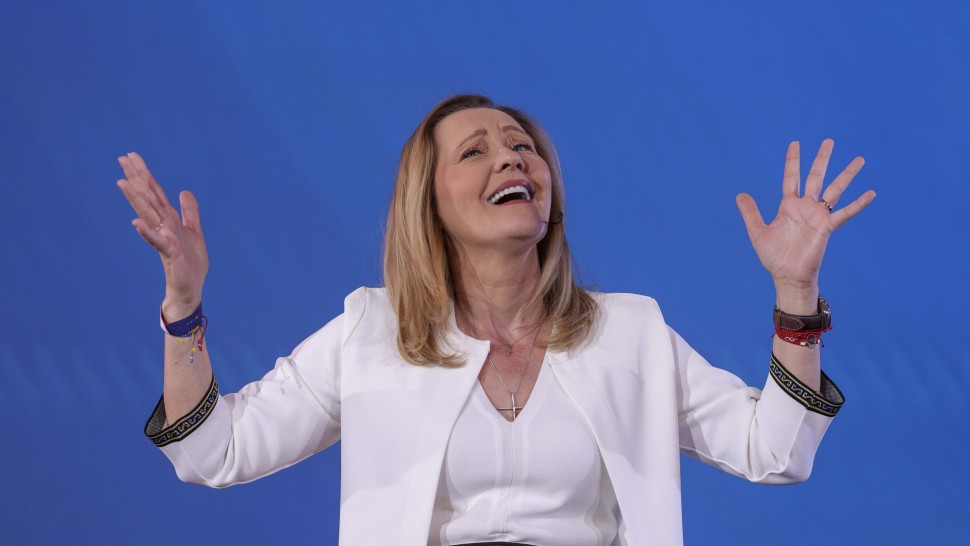 De ce nu se retrage Elena Lasconi din cursa pentru Cotroceni. Problema legată de bani