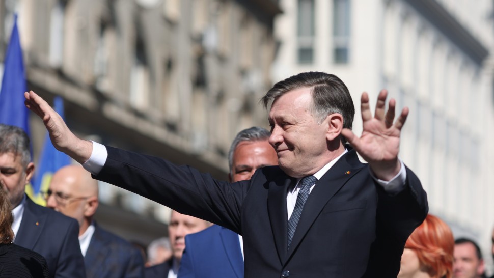 Crin Antonescu anunță că susține păstrarea cotei unice Economia motorul unei Românii moderne