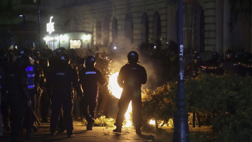 Percheziții în dosarul violențelor de a BEC din 9 martie. UPDATE Nouă suspecți au fost reținuți