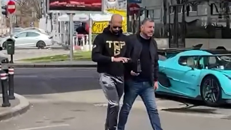 Frații Tate s-au ales cu o nouă anchetă. Gest în plină stradă Poliția Capitalei s-a autosesizat FOTO