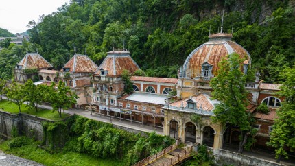 Studenții arhitecți chemați să reconstruiască Promenada și Izvorul Conteselor locuri legendare din celebra stațiune Băile Herculane