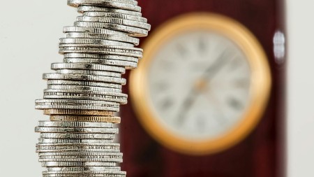 Măsurile fiscale anunțate de premierul Bolojan Accize mai mari la combustibil și alcool două praguri de TVA și extinderea CASS