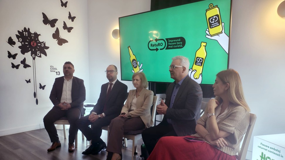 RetuRO anunță un proiect-pilot cu aparate RVM mobile de colectare a ambalajelor Gemma Webb despre SGR Consumatorii au fost absolut fantastici