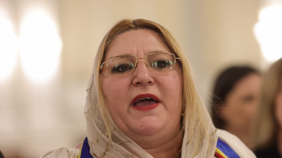 Eurodeputata Diana Şoşoacă aşteptată la Parchet. Ea este suspectată de comiterea a 11 infracţiuni