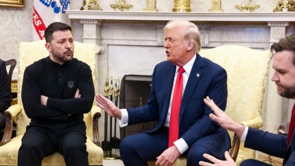 Volodimir Zelenski a zburat la Londra după ce a încercat în zadar să reia dialogul cu Trump