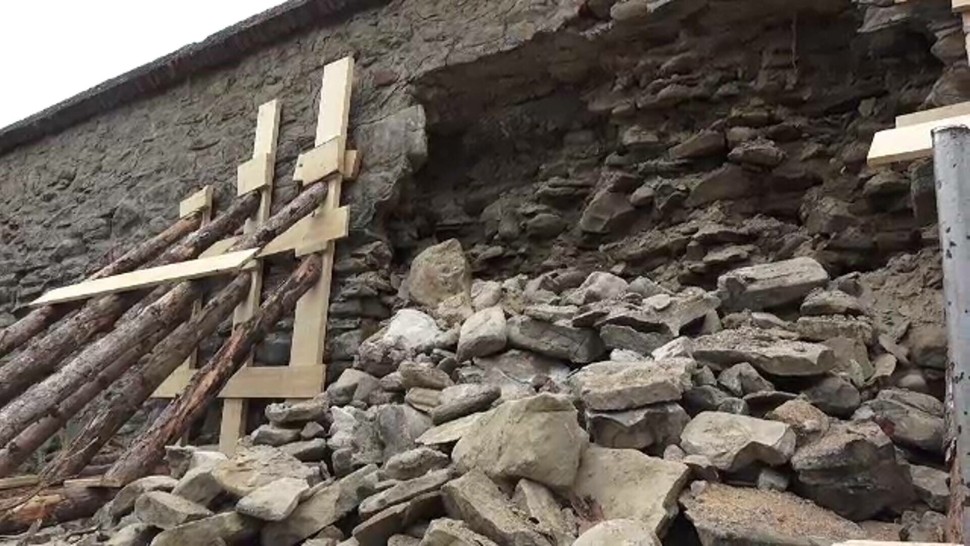 S-a surpat un segment din zidul Cetății Medievale Sighișoara. A căzut peste o alee pietonală