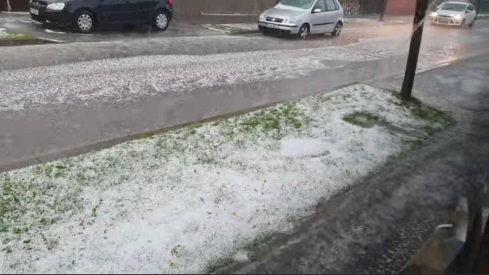Ravagii în mai multe județe vijelii grindină și acoperișuri smulse. Vine gerul de aprilie avertizează ANM Vor fi -3C | VIDEO