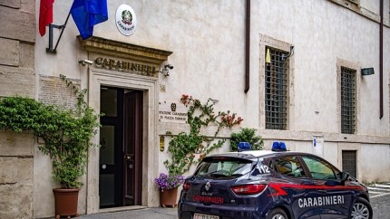 O româncă a fost găsită moartă într-o cameră de hotel din Italia. Era anchetată de poliție