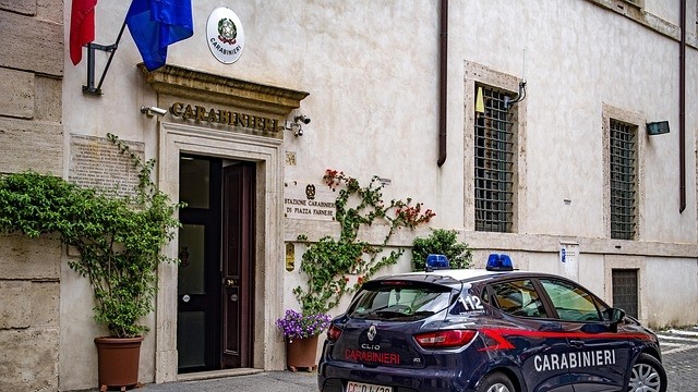 O româncă a fost găsită moartă într-o cameră de hotel din Italia. Era anchetată de poliție