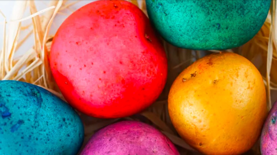 Americanii au rămas fără ouă și vopsesc cartofi de Paște. Vor ouă din România dar pun condiții absurde