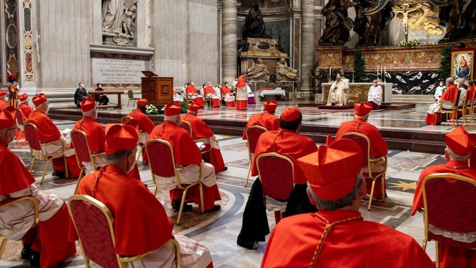 Începe procesul de alegere a noului Suveran Pontif toți cardinalii electori au ajuns la Roma. Când ar putea ieși fum alb