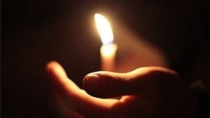 Lumina Sfântă ajunge în România. Când va fi primită de Patriarhul Daniel la București